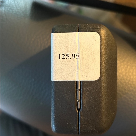 Harley 9.25 sterling with either white sapphire stones or white topaz stones. - Picture 9 of 10